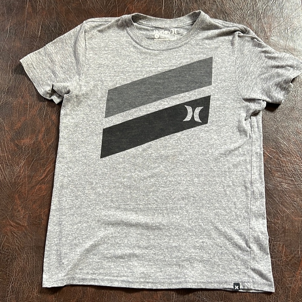 Hurley tshirt